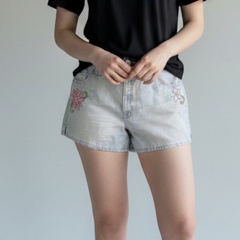 Angels Womens 26W Light Wash Embroidered Floral Sequin Denim Shorts Y2K Boho